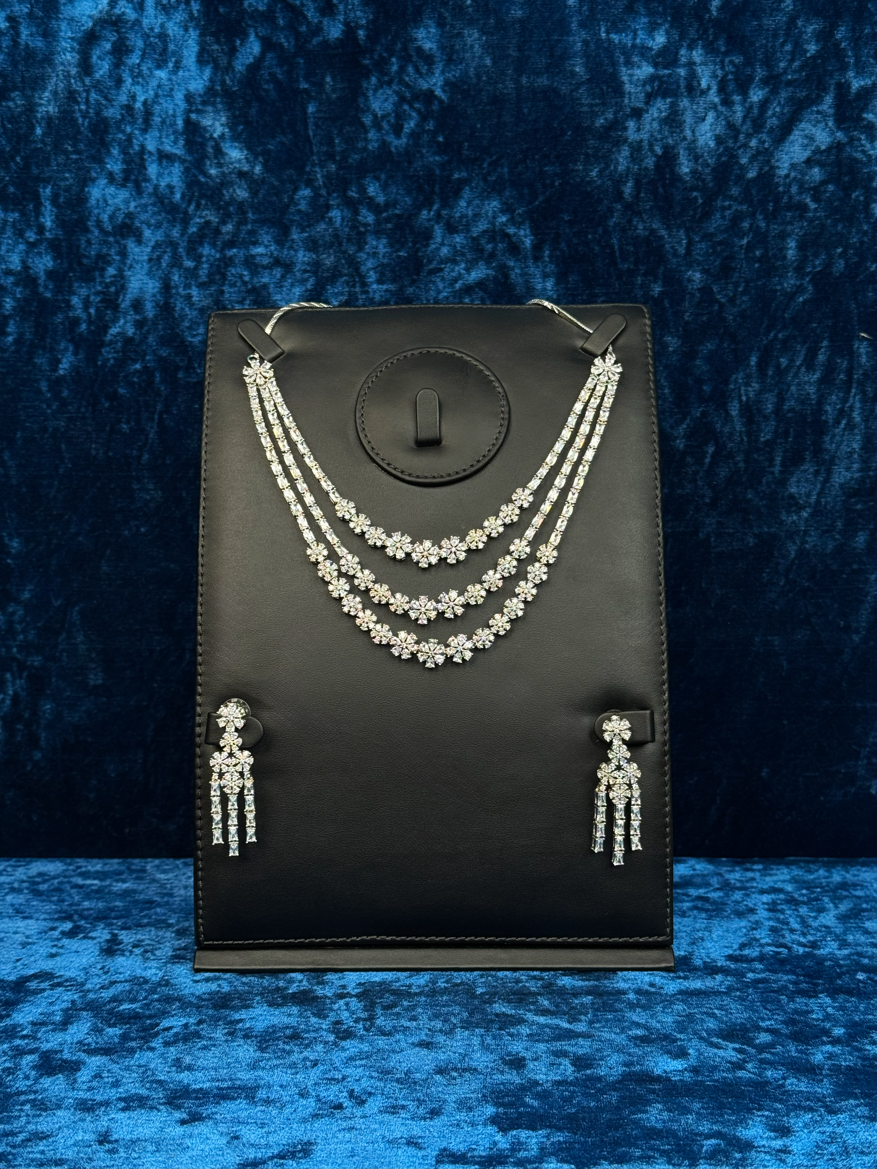 silver-necklace-set