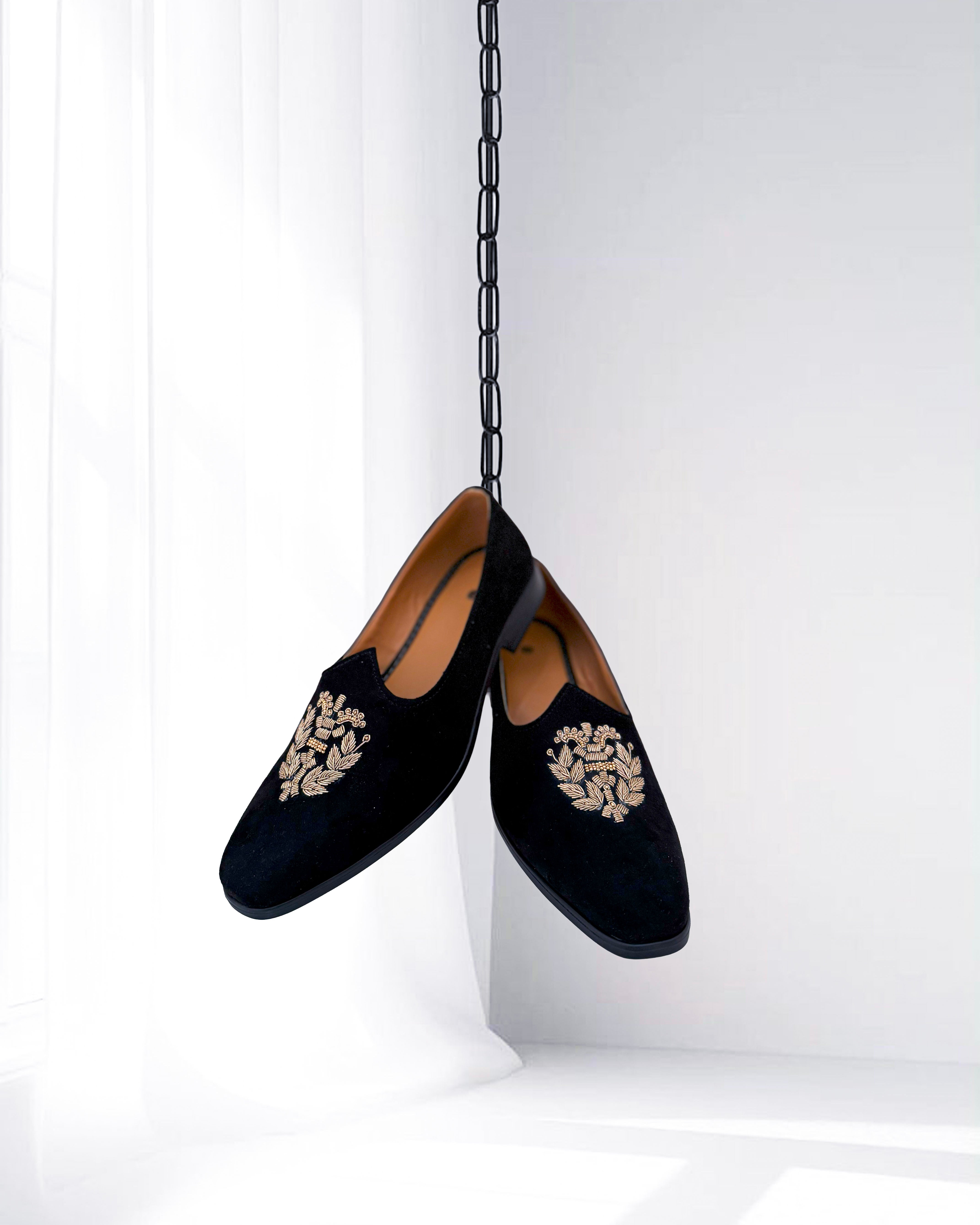 Men’s black velvet loafers with gold embroidery – handcrafted ethnic wedding shoes, perfect for sherwanis, kurtas, and formal suits.