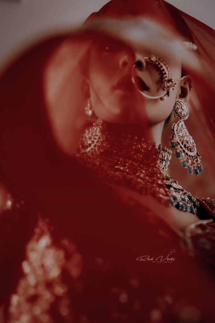 Complete the Look: Must-Have Ethnic Accessories in Dubai for 2025