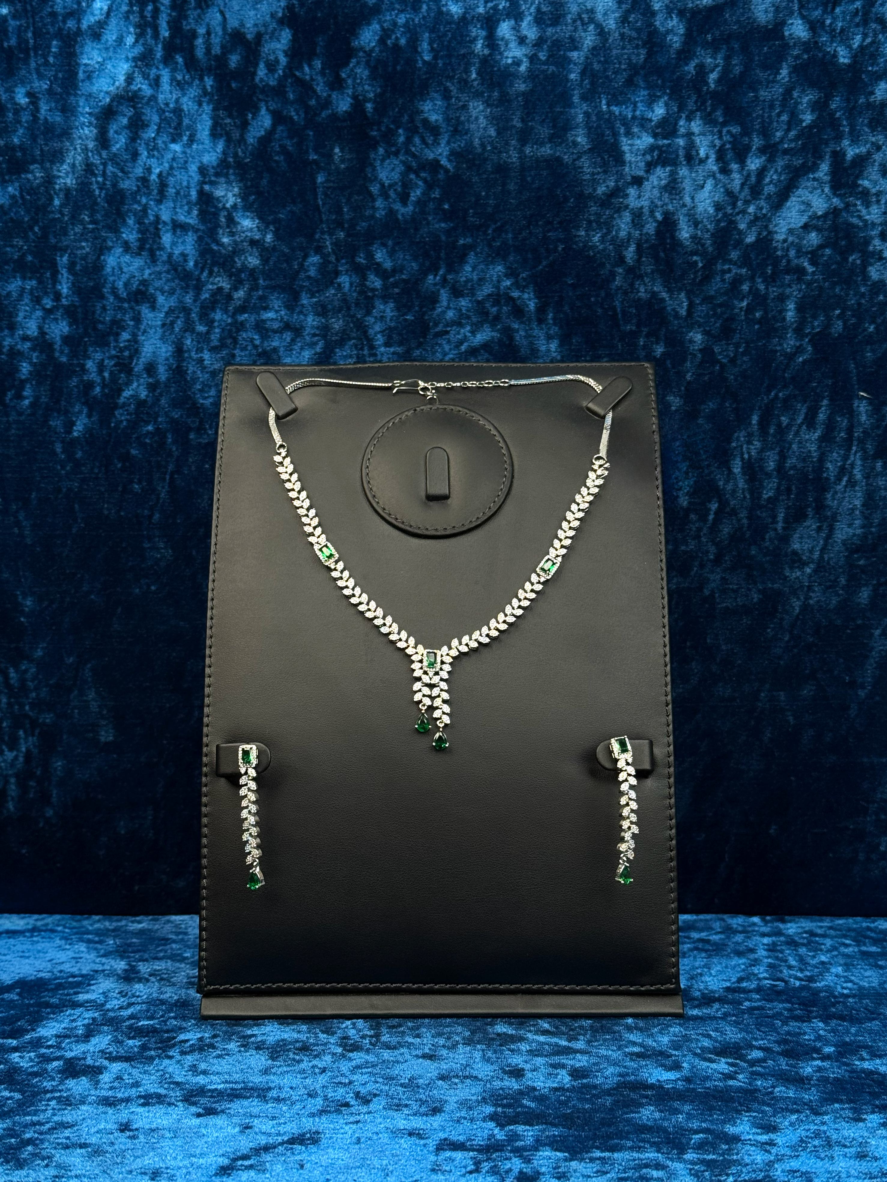 emerald-jewellery-set